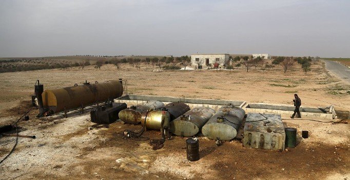 Petrol sahasında çekilmeyen ABD, Suriye'ye 15 uzman gönderdi