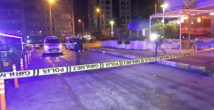 Beylikdüzü’nde eğlence mekanı sahibi ve arkadaşı kurşun yağmuruna tutuldu