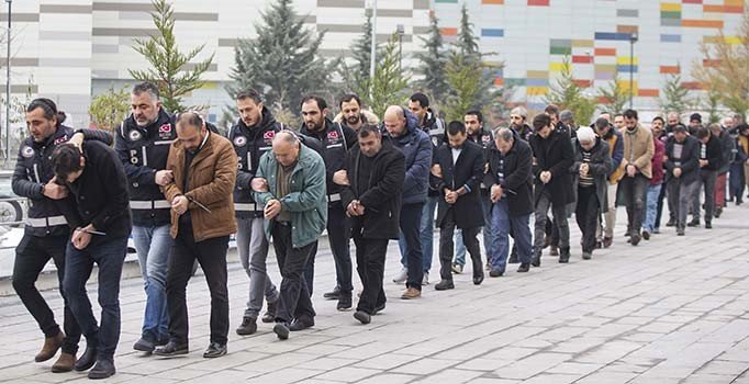 Son dakika! FETÖ'ye eş zamanlı baskın: 171 şüpheliye ByLock gözaltısı