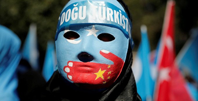 Uygur yürüyüşüne KADEM'den destek