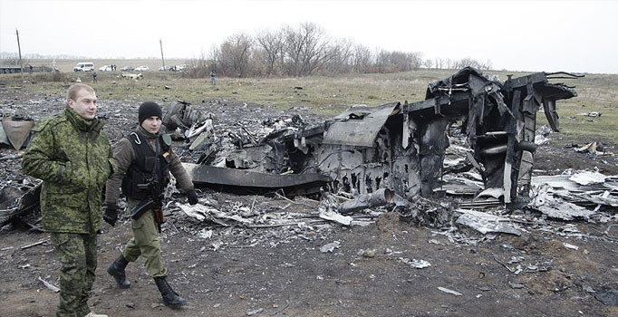 Ukrayna’da düşen yolcu uçağının enkazında Rus yapımı füze parçası bulundu