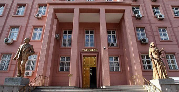 Firari 3 eski hakim ve savcı hakkında kırmızı bülten kararı