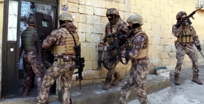 Gaziantep'te zehir tacirlerine 770 polisle operasyon