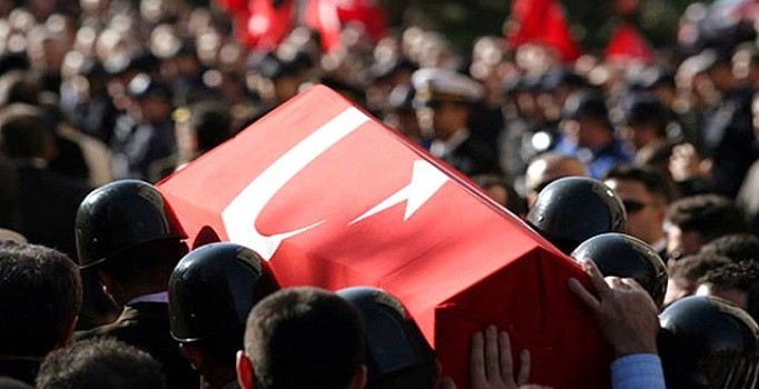 Siirt'te askeri zırhlı araç devrildi: 1 asker şehit oldu - Son dakika haberleri