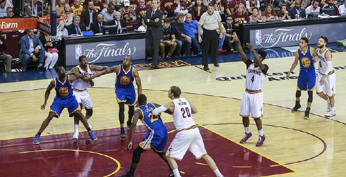 Golden State Warriors seride farkı 2'ye çıkardı