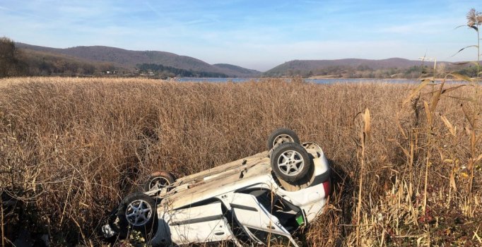 Yaralıyı kurtarıp restoranda ambulans beklediler