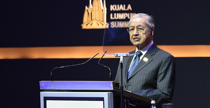 Malezya Başbakanı Mahathir göreve devrediyor