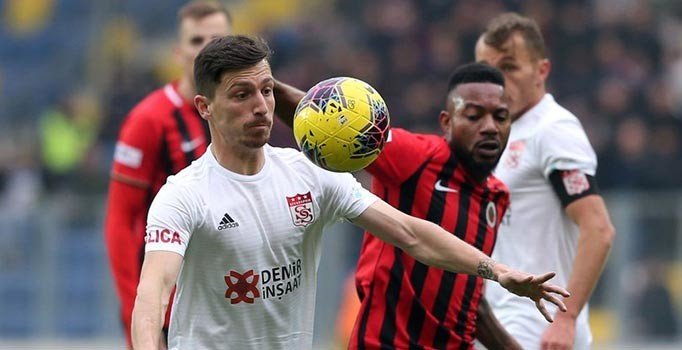 Sivasspor, Gençlerbirliği karşısında beraberliği son anda kurtardı