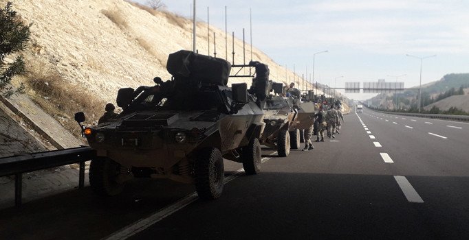 Fırat'ın doğusundaki birlikler batıya kaydırılıyor