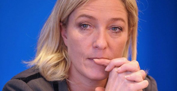 Le Pen'e Sisi suçlaması
