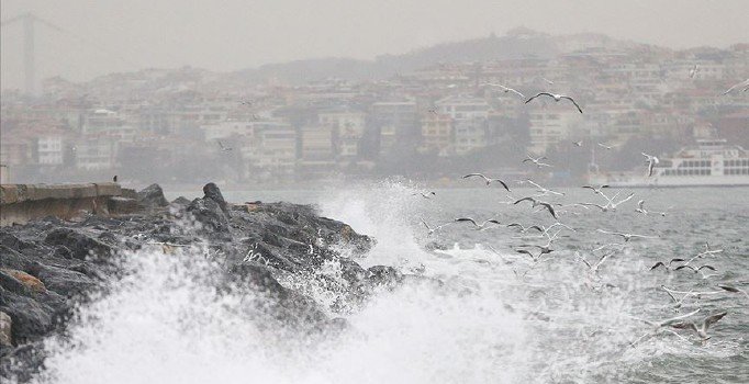 Meteoroloji'den son dakika İstanbul açıklaması: Fırtına gidiyor, sağanak geliyor