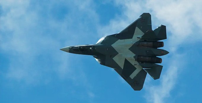 Rusya'da Su-57 savaş uçağı düştü
