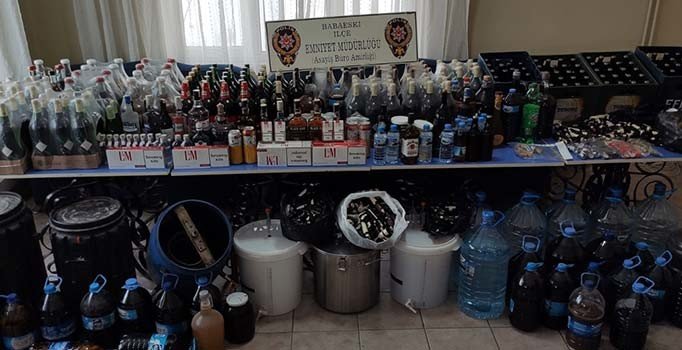 Kırklareli'nde sahte içki baskını: 9 şüpheli yakalandı