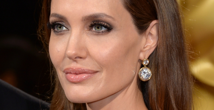 Angelina Jolie 40 yaşında