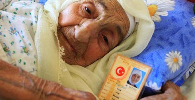 Türkiye’nin en yaşlı insanı Ayşe Uçar hayatını kaybetti