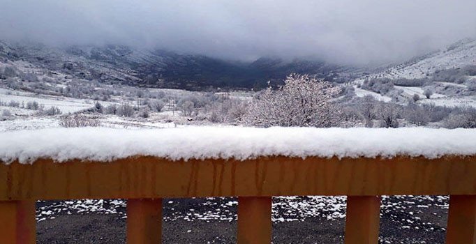İzmir'de hava soğudu, yüksek kesimler beyaza büründü