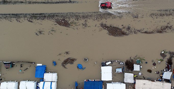 Adana'da felaketin yaraları sarılıyor