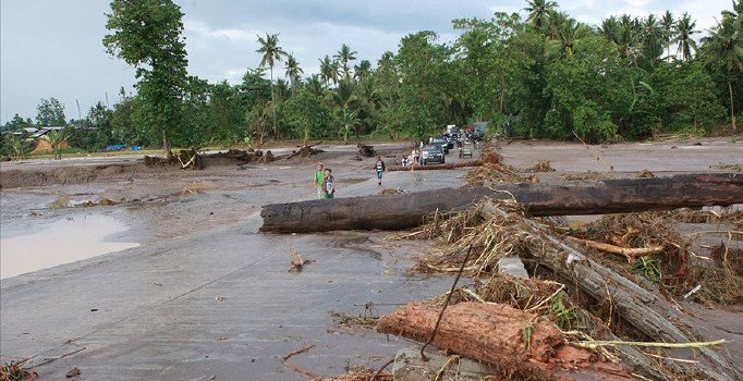 Filipinler'i Ursala vurdu, ölü sayısı 28'e çıktı