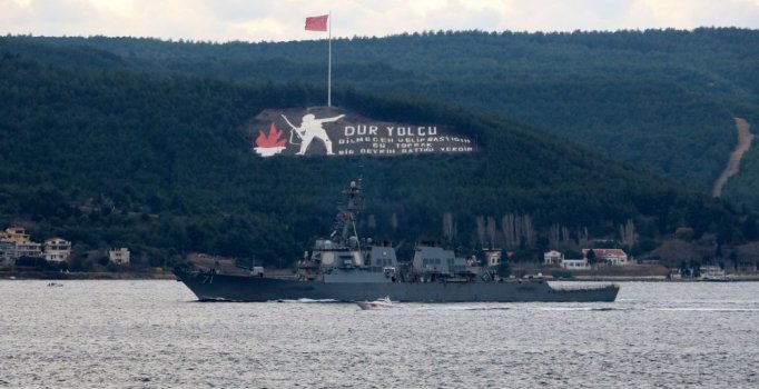 ABD savaş gemisi Çanakkale Boğazı'ndan geçti