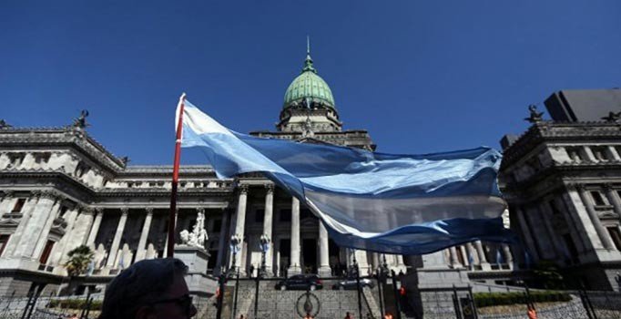 Arjantin milletvekilleri 180 gün maaş alamayacak