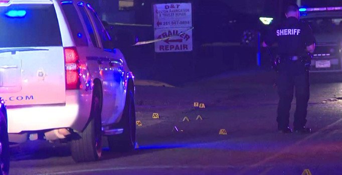 ABD'de klip çeken gruba silahlı saldırı: 2 ölü, 6 yaralı