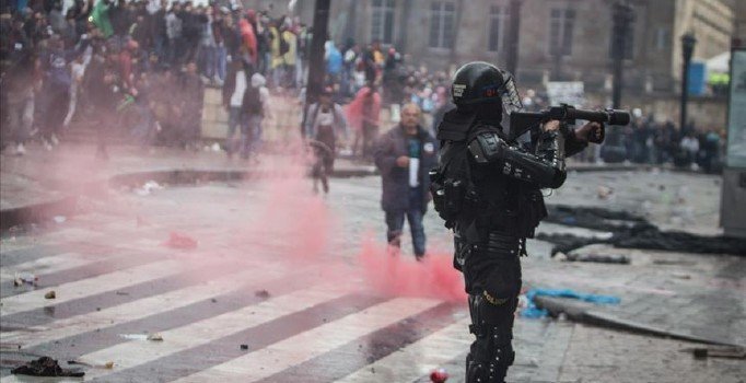 Kolombiya'da sivil ölümlere soruşturma | Kara Kuvvetleri Komutanı istifa etti