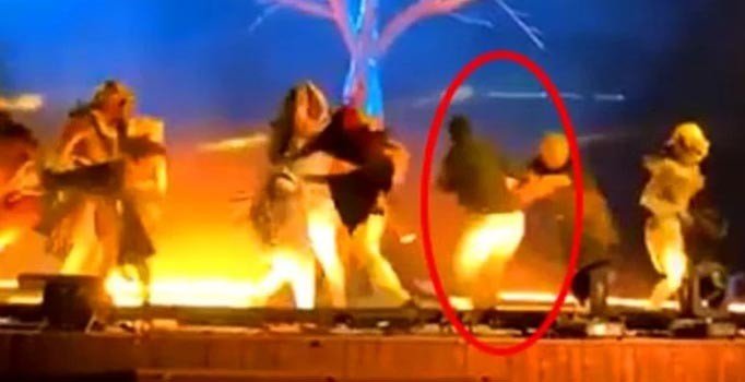 Suudi Arabistan’da sahnede 4 sanatçıyı bıçaklayan saldırgan idam cezasını çarptırıldı