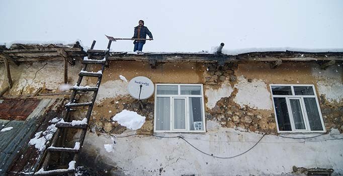Tunceli'de eğitime 'kar' arası | Ovacık'ta okullar tatil edildi