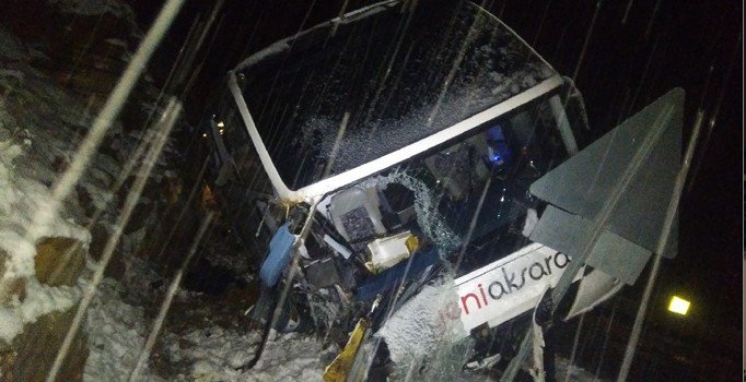 Konya'da otobüs devrildi: 9 yaralı