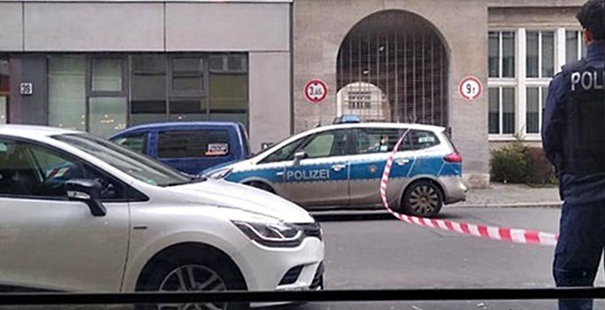 Berlin'deki silahlı soygun polisi alarma geçirdi