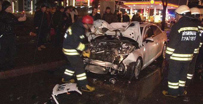 Diyarbakır’da trafik kazası: 2’si ağır 5 çocuk yaralı