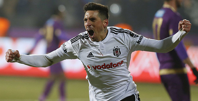 Jose Sosa'dan ayrılık sinyali: İtalya'ya dönebilirim