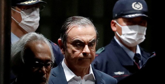 Nissan'ın eski yöneticisi Ghosn Lübnan'a kaçtı