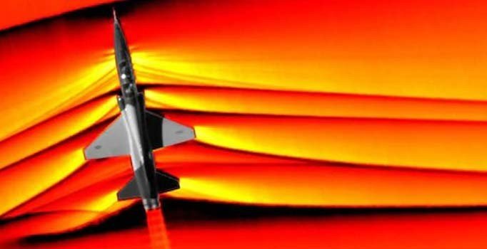 Londra’da 1 ay içinde ikinci sonik patlama