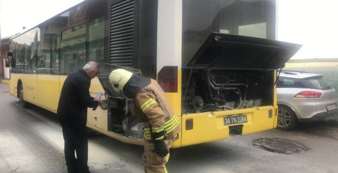 Maltepe'de yolcu dolu İETT otobüsünün motorunda yangın