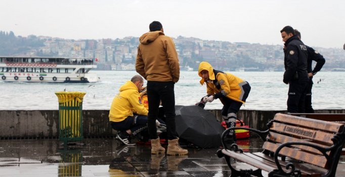 Beşiktaş sahilinde intihar! 'Allah'a emanet olun' dedi tetiği sıktı