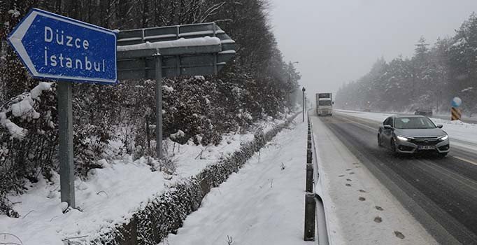 Bolu Dağı'nda yoğun kar yağışı | Görüş mesafesi düştü