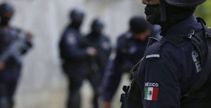 Meksika'da bir evde oluşturulan gizli mezarlarda 10 ceset bulundu