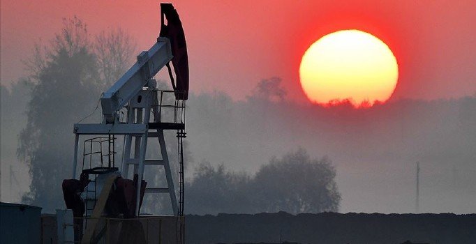 Petrol üretimini azaltma kararı yürürlüğe girdi