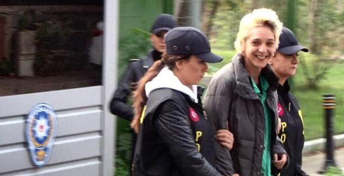 Beşiktaş'ta başörtülü öğretmene saldırı davasında karar