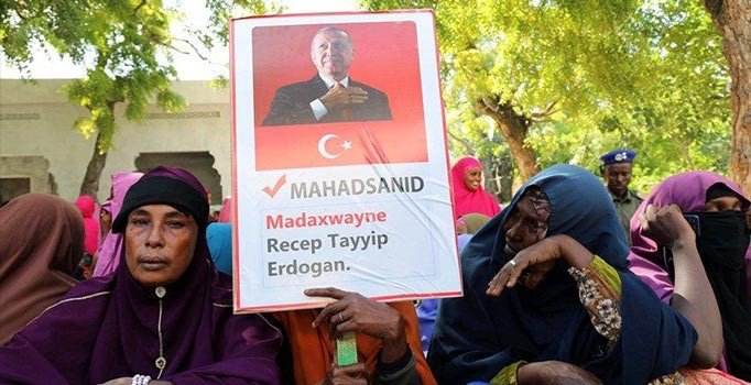 Terör örgütü Eş Şebab'ı protesto eden Somalilerden Erdoğan'a teşekkür
