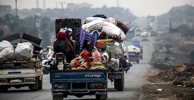 İdlib'den 44 bin sivil daha Türkiye sınırına göç etti