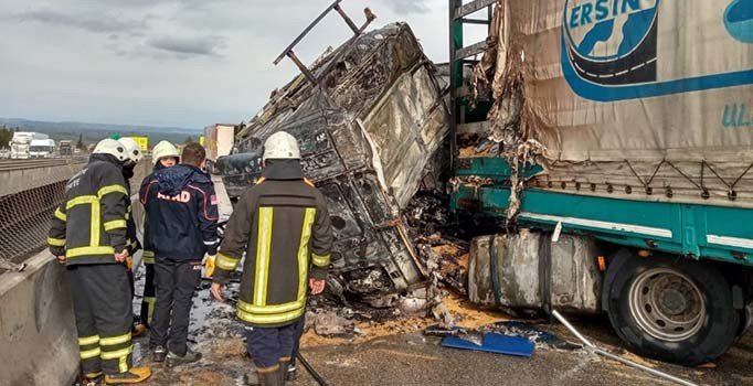 Osmaniye'de tankere çarpan TIR alev aldı: 1 ölü