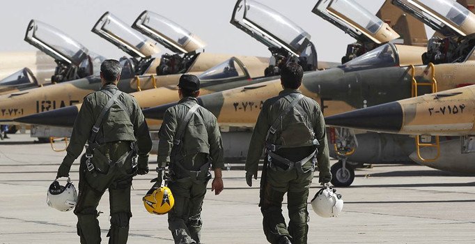 İran'dan sınıra savaş uçağı takviyesi