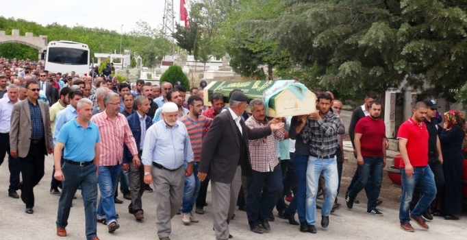 Bombalı saldırı kurbanı Elif, duvağıyla son yolculuğuna uğurlandı