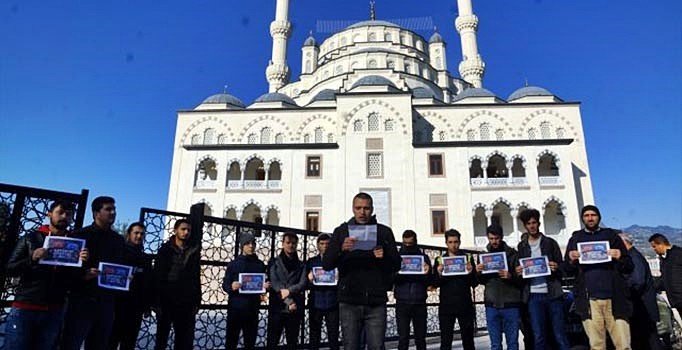 Çin'in Uygur Türkleri politikaları protesto edildi