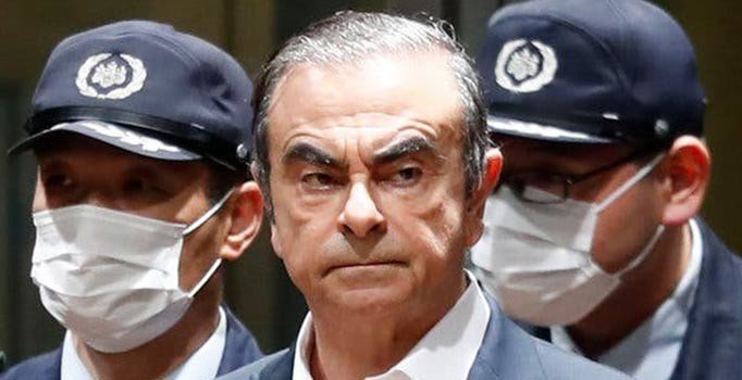 Eski Nissan CEO'sunun kaçışıyla ilgili 5 şüpheli tutuklandı