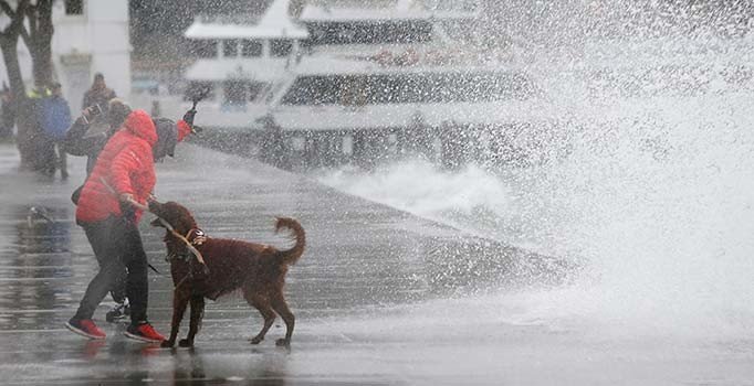 Karadeniz, Marmara ve Ege için fırtına uyarısı | Hızı saatte 105 km'ye çıkacak