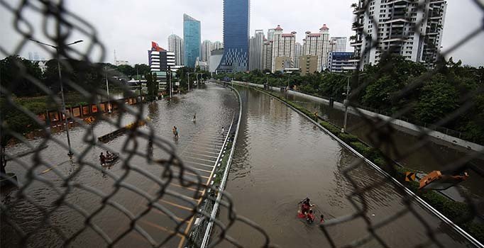 Endonezya'da sel bilançosu katlanıyor: Ölü sayısı 53'e yükseldi