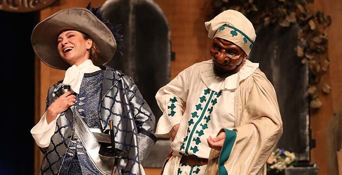 İki efendinin kurnaz uşağı